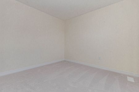 For Lease - 2 Molnar Crescent, Brantford, Ontario - Photo 5