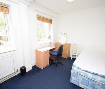 3 bedroom apartment to rent - Photo 4