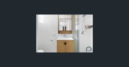 HARBOURFRONT LIVING – WALK TO BEACHES & FERRY - Photo 4