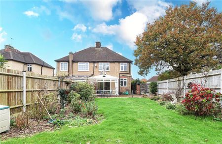 3 bedroom semi-detached house to rent - Photo 4