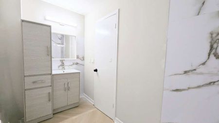 For Lease - 4051 Dunmow Crescent, Mississauga, Ontario - Photo 3