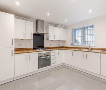 4 bedroom terraced house to rent - Photo 2