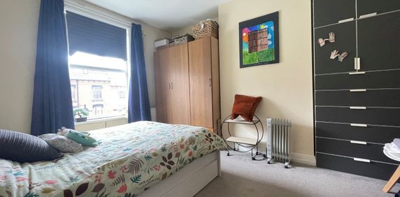 2 bedroom terraced house to rent - Photo 2