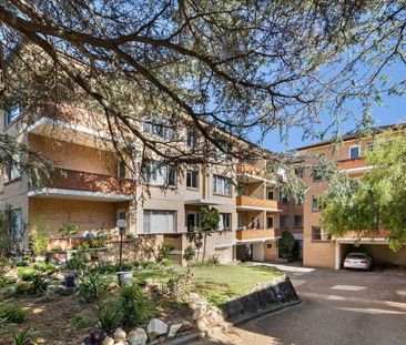 Stylishly Renovated Two-Bedroom Unit in a Prime Eastwood Location - Photo 6