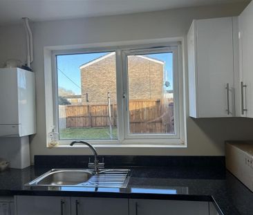 1 bedroom in a house share to rent - Photo 6