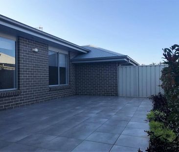 Modern Villa Available - Photo 2