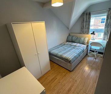 Room 4, 37b Wellesley Ave, Belfast, BT9 6DG - Photo 1