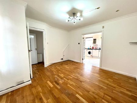 Clewer Crescent, Harrow - Photo 2