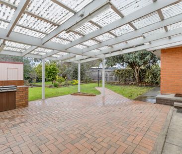 FRESHLY PAINTED, THREE BEDROOM FAMILY HOME - Photo 3