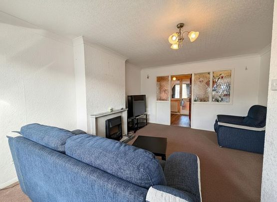 3 bedroom semi-detached house to rent - Photo 1