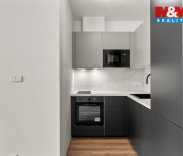 Pronájem bytu 1+kk a garsoniéry 37 m², Nádražní 2124, Kralupy nad V... - Photo 2