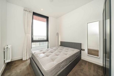 City Island Way, Canary Wharf, E14 - Photo 4