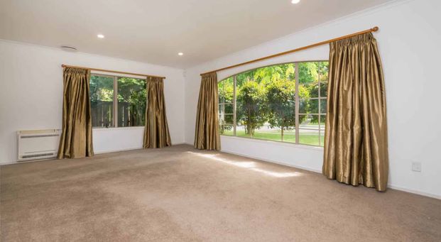 Spacious 4 Bedroom Home in Albany - Photo 1