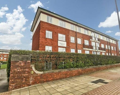 2 Bed Flat, Redmires Court, M5 - Photo 1