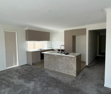 MODERN ELEGANCE MEETS CONVENIENCE - Photo 4