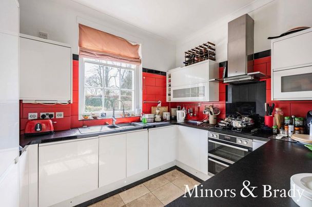 3 bedroom flat to rent - Photo 1