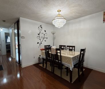 For Lease - 17 Brisbourne Grove, Toronto, Ontario - Photo 4