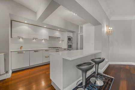 3 bedroom apartment to rent - Photo 2