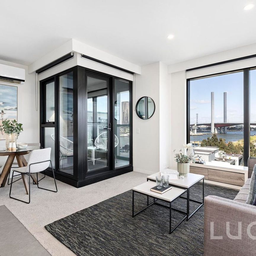 Harbour views and modern style in ‘Marina Tower’ - Photo 1