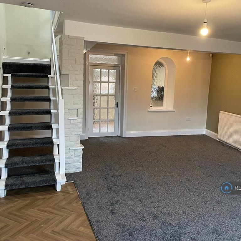 3 bedroom end of terrace house to rent - Photo 1