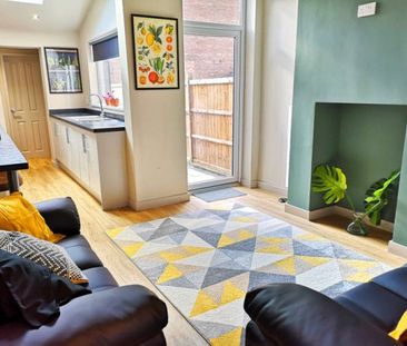 Collin Street, Beeston, Nottingham, Nottinghamshire, NG9 - Photo 1