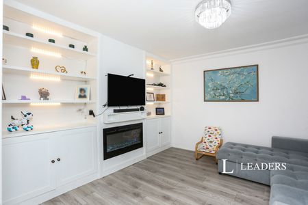 3 bedroom house to rent Reeves Crescent, Swanley, BR8 - Photo 2