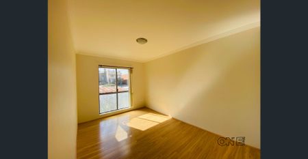 #SPACIOUS 2 BEDROOM UNIT#2MINS FROM LIDCOMBE STATION - Photo 2