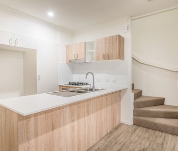 Perfect condition 3 bedroom townhouse in Richlands - Photo 6