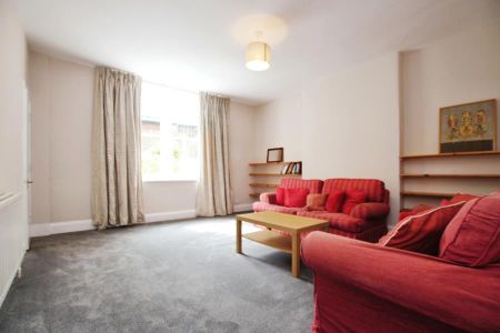 3 bedroom flat to rent - Photo 3