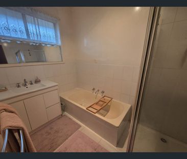 Stylish 2 bedroom unit opposite GV Health - Photo 6