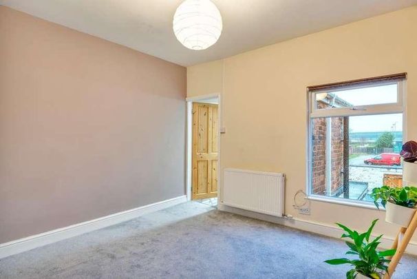 Minshull New Road, Crewe, CW1 - Photo 1