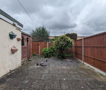 3 bedroom terraced house to rent - Photo 3