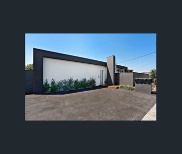 Comfort, Convenience and Courtyard Living - Photo 6