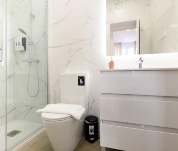 3-bedroom apartment for rent in Universidad, Madrid - Photo 5