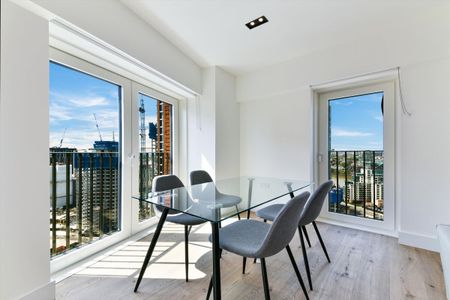 A luxurious two bedroom apartment to let in Keybridge Tower, Vauxhall, SW8 - Photo 5