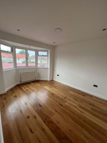 5 bedroom semi-detached house to rent - Photo 3