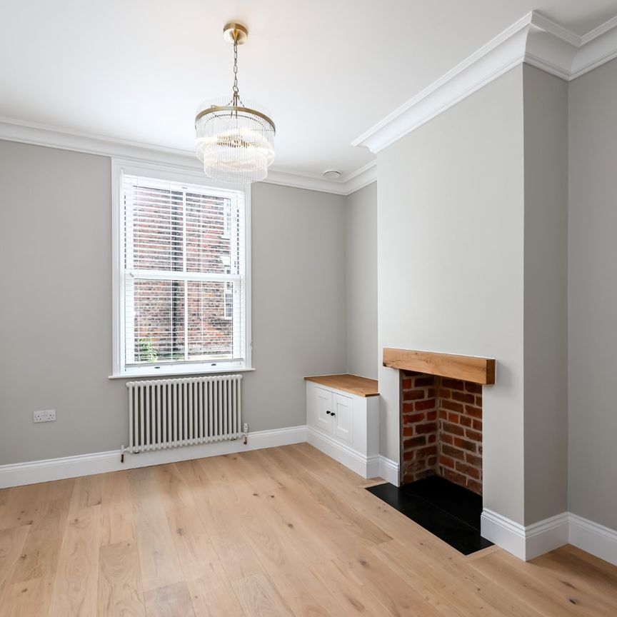 2 bedroom terraced house to rent - Photo 1