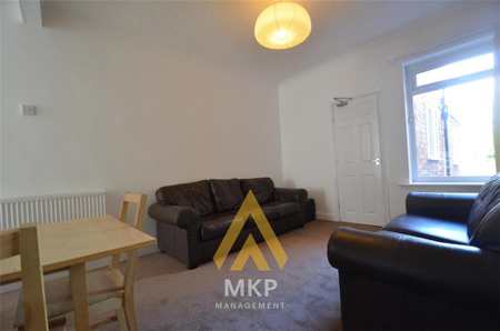4 bedroom terraced house to rent - Photo 2