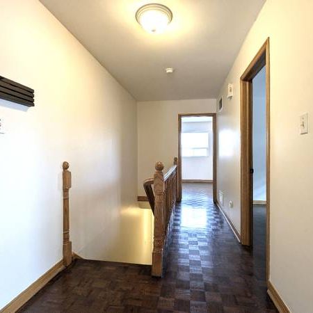 Well-maintained Second-floor 2 Bedroom Apartment for Rent - Photo 3