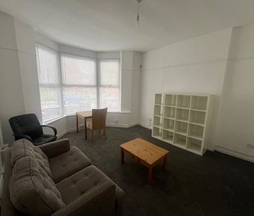 1 Bed Flat, Edgbaston, B16 - Photo 2