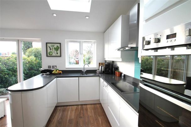 3 bedroom semi-detached house to rent - Photo 1