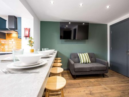 1 bedroom in a house share to rent - Photo 2