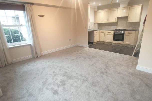 Cobb Close - Photo 1