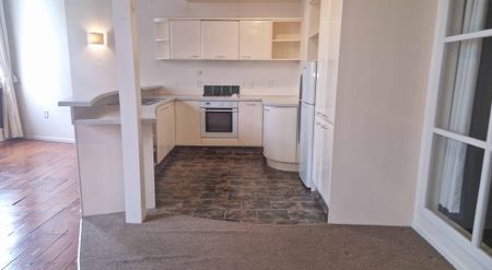 Stylish 3-Bedroom House in Wellington Central - Photo 5