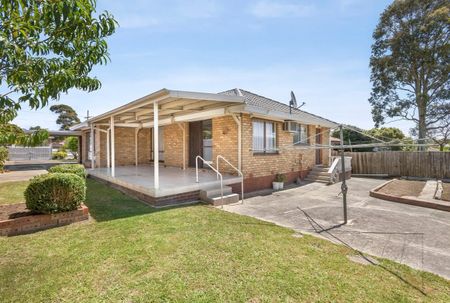 MULGRAVE’S HIDDEN GEM – SPACIOUS FAMILY HOME WITH TIMELESS CHARM! - Photo 5