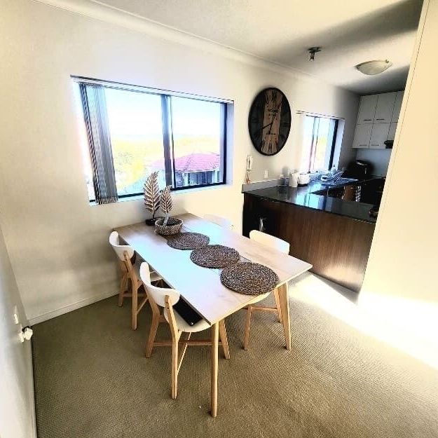 Varsity Lakes - Photo 1