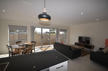 FULLY FURNISHED - UNAVAILABLE UNTIL JANUARY 2019 - Photo 3