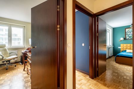 APARTAMENT Z WIDOKIEM NA STAREJ OCHOTY - Zdjęcie 2