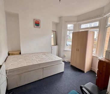 4 bedroom terraced house to rent - Photo 6