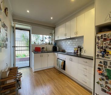 Enjoy a Courtyard and Amenities in Brunswick West - Photo 5